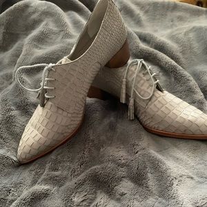 Pertini laced grey shoes